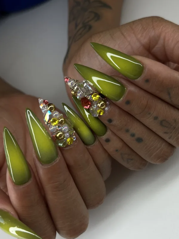 Amandine Bool — salon