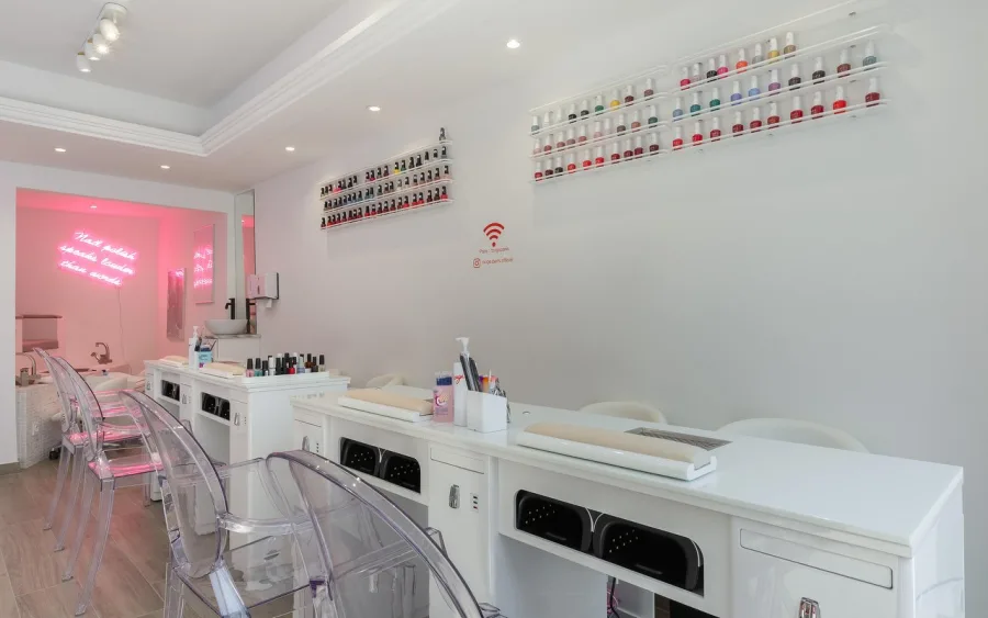 Rouge Neuilly