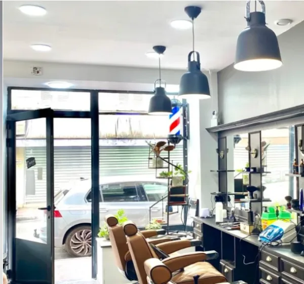 BEN'S BARBER — salon